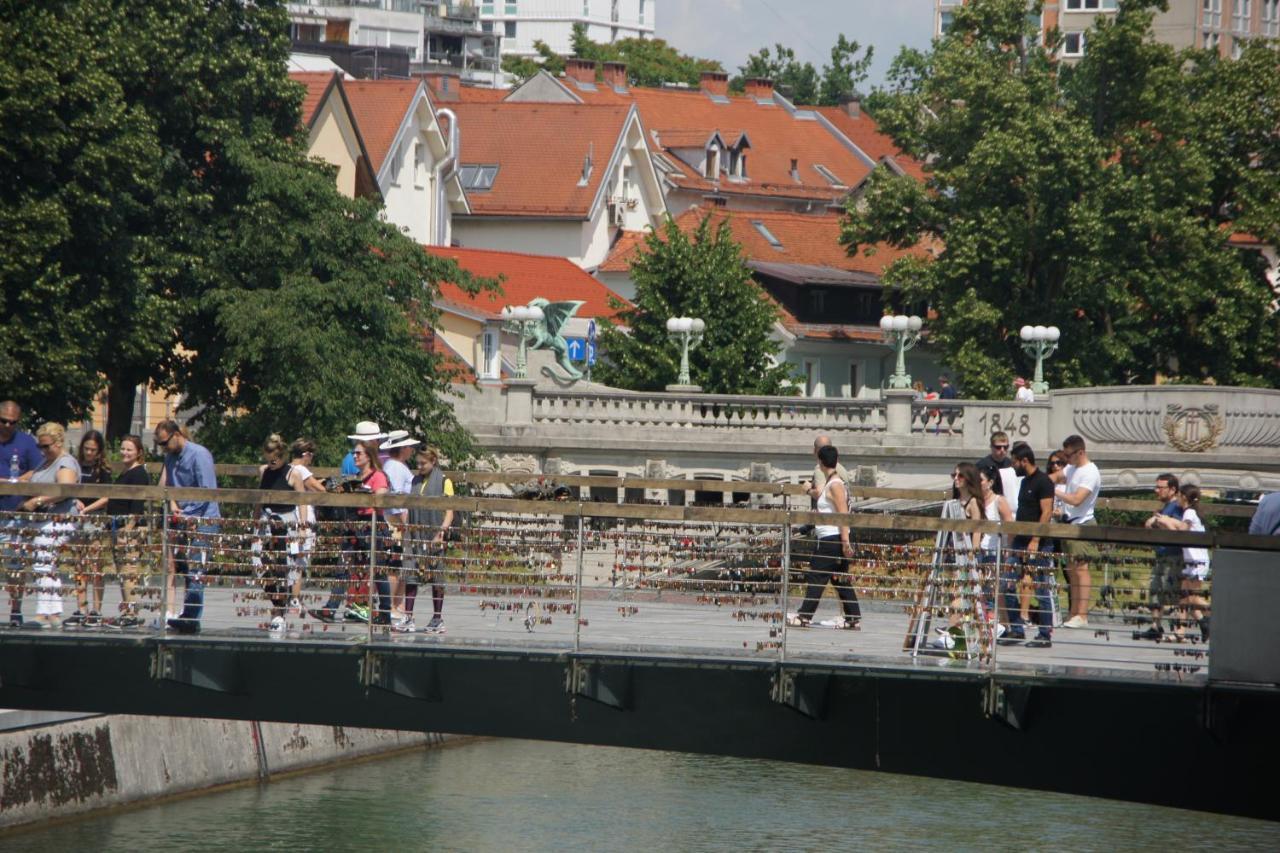 Bit Apartments Ljubljana Bagian luar foto